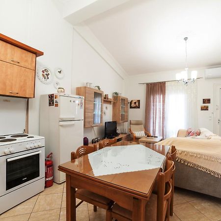 Porto Ofrynio Central Deluxe Golden Apartment Ofrínion Exterior foto