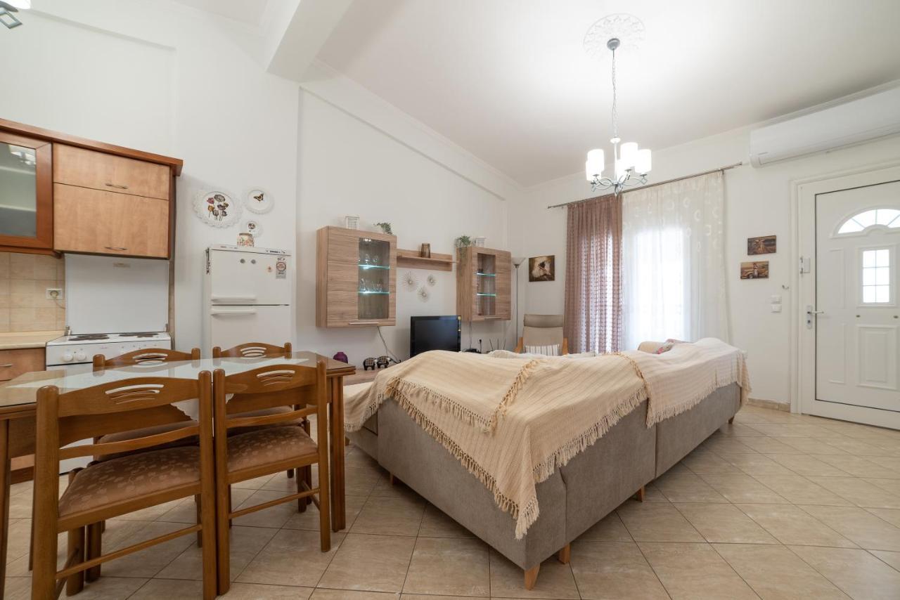 Porto Ofrynio Central Deluxe Golden Apartment Ofrínion Exterior foto